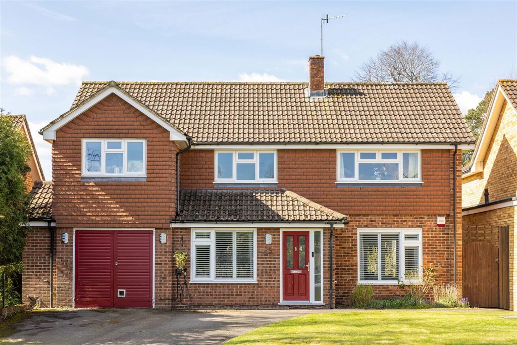 Additional image 36 of 4 bed detached house for saleBeaufort Close, Reigate RH2
