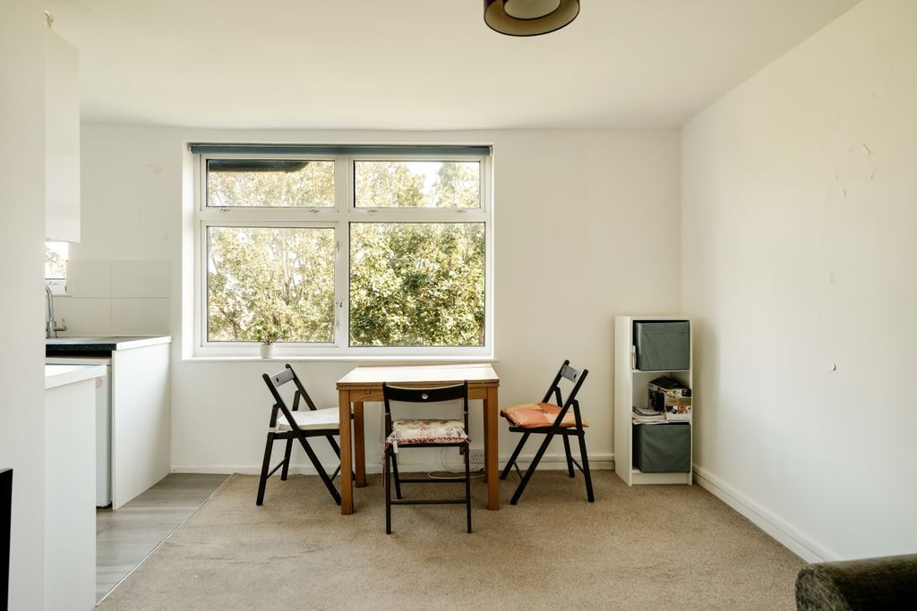 Property photo 3 of 11 Dining Area