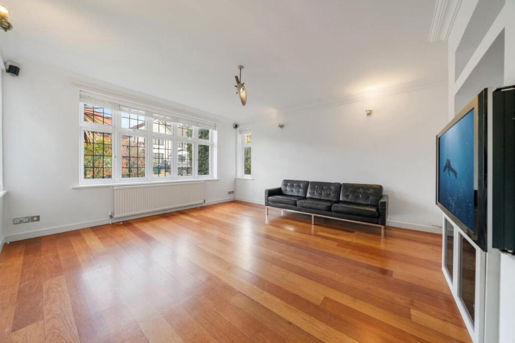 Property photo 3 of 20