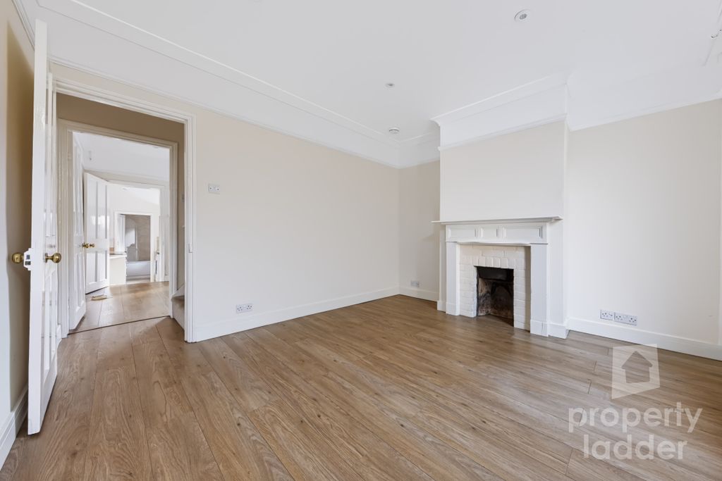 Property photo 3 of 15 Pl-7