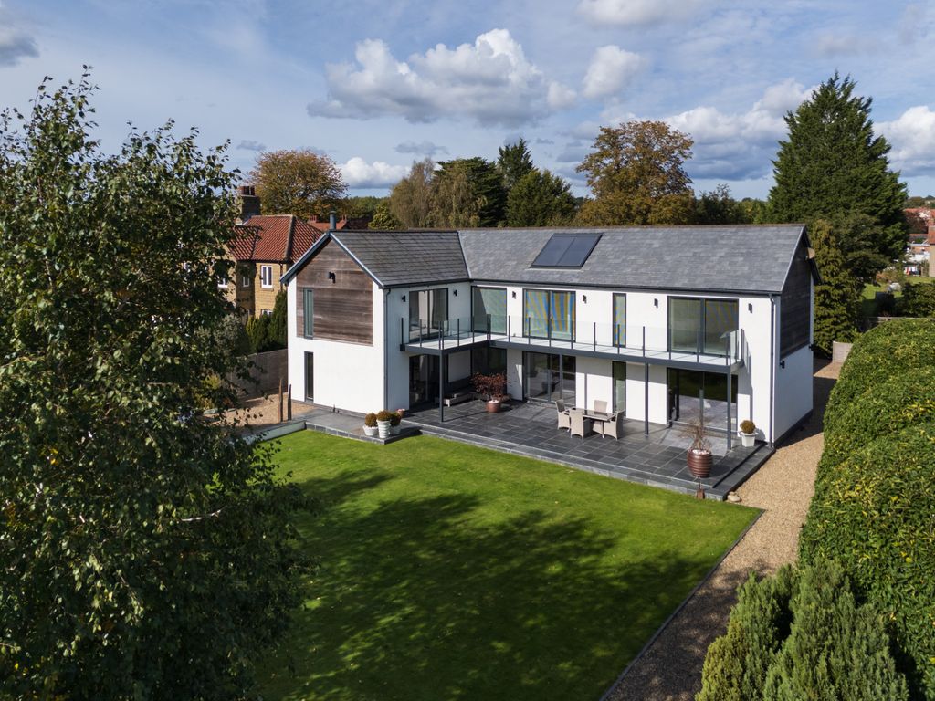 Property photo 2 of 22 External