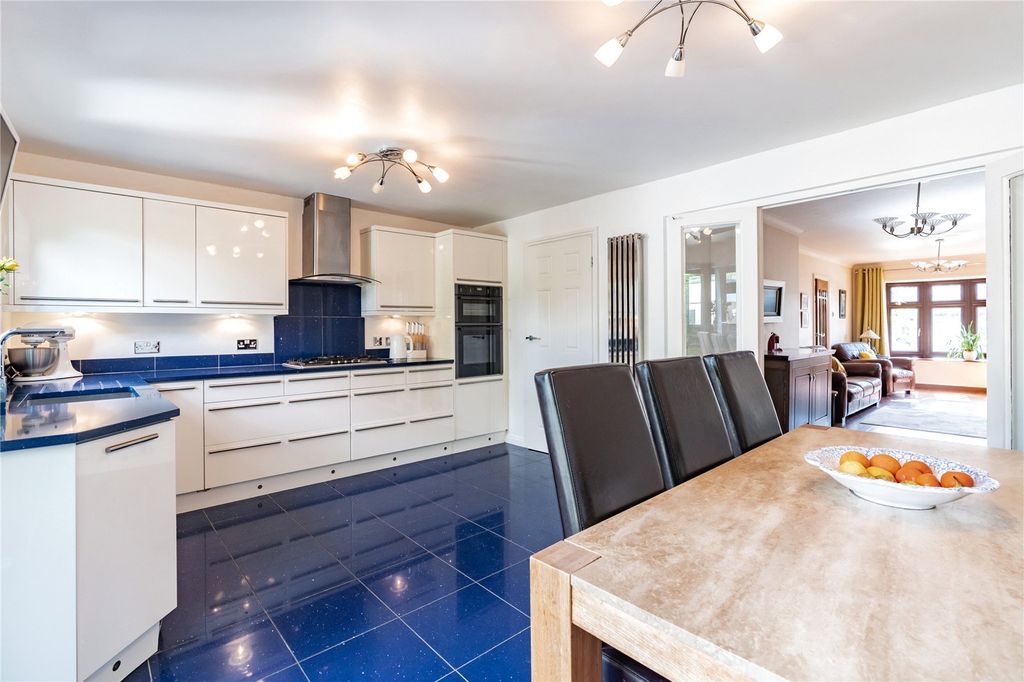 Property photo 3 of 16 Kitchen / Diner
