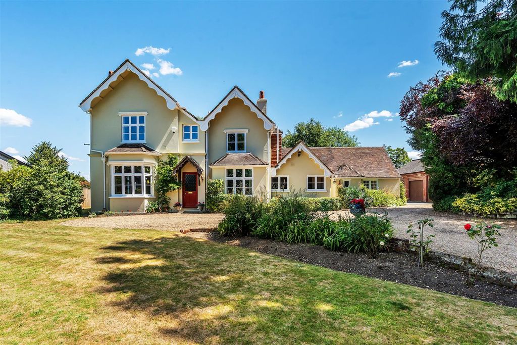 Property photo 1 of 19 Eastwick-House-47.Jpg