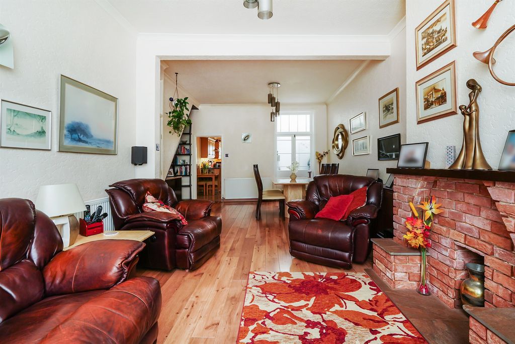 Property photo 2 of 15