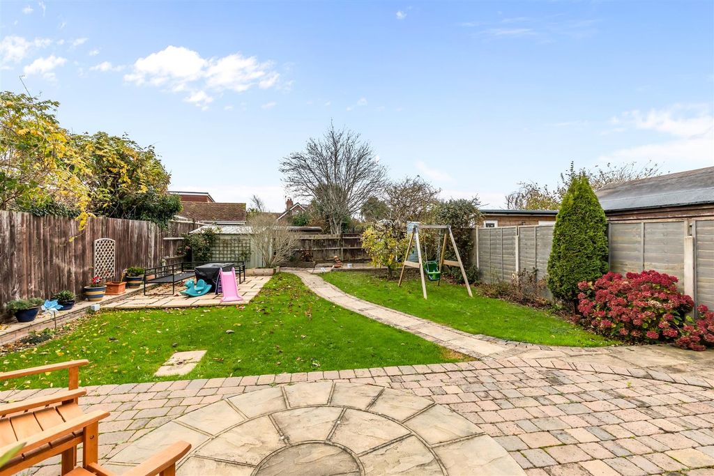 Property photo 2 of 9 Durrington Lane-10.Jpg