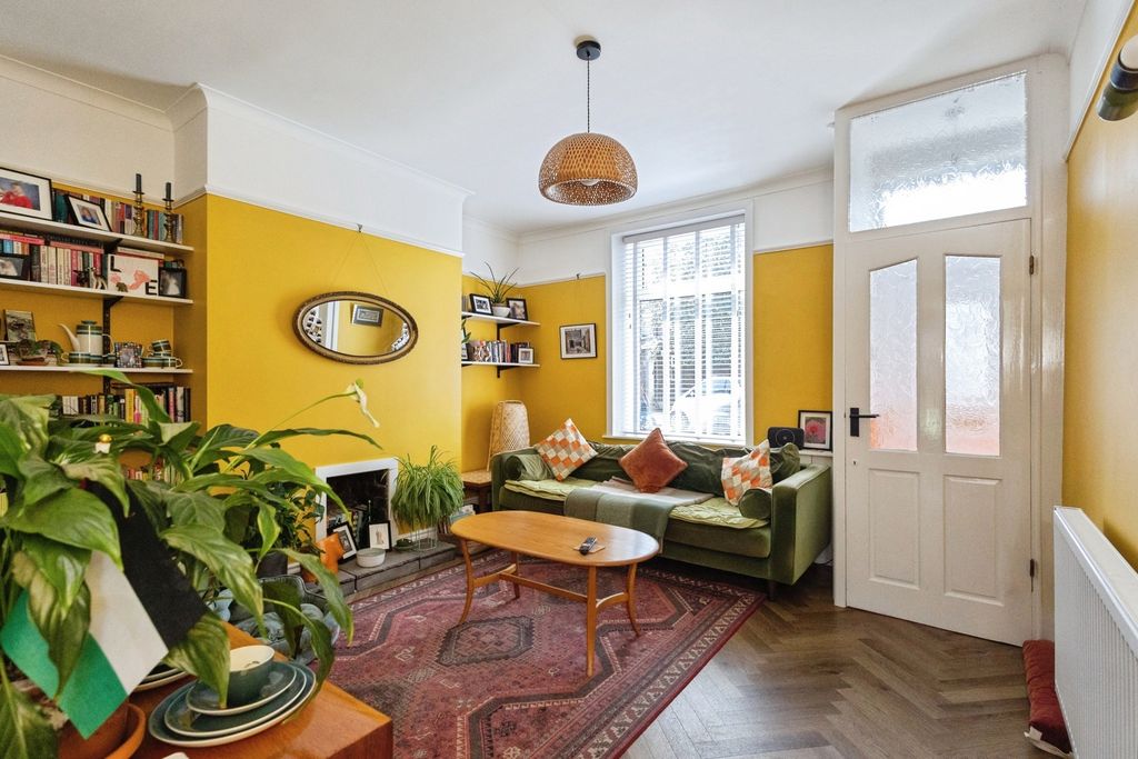 Property photo 3 of 22 Pbox-Img.Jpg