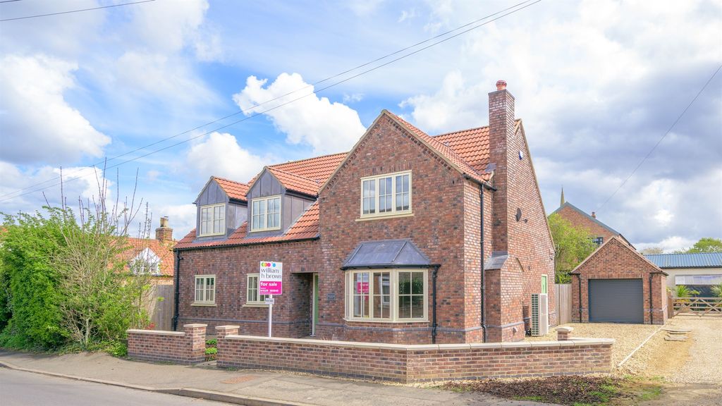 Property photo 1 of 33