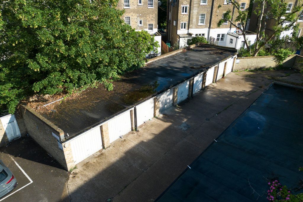 Property photo 3 of 5 P (6).Jpg