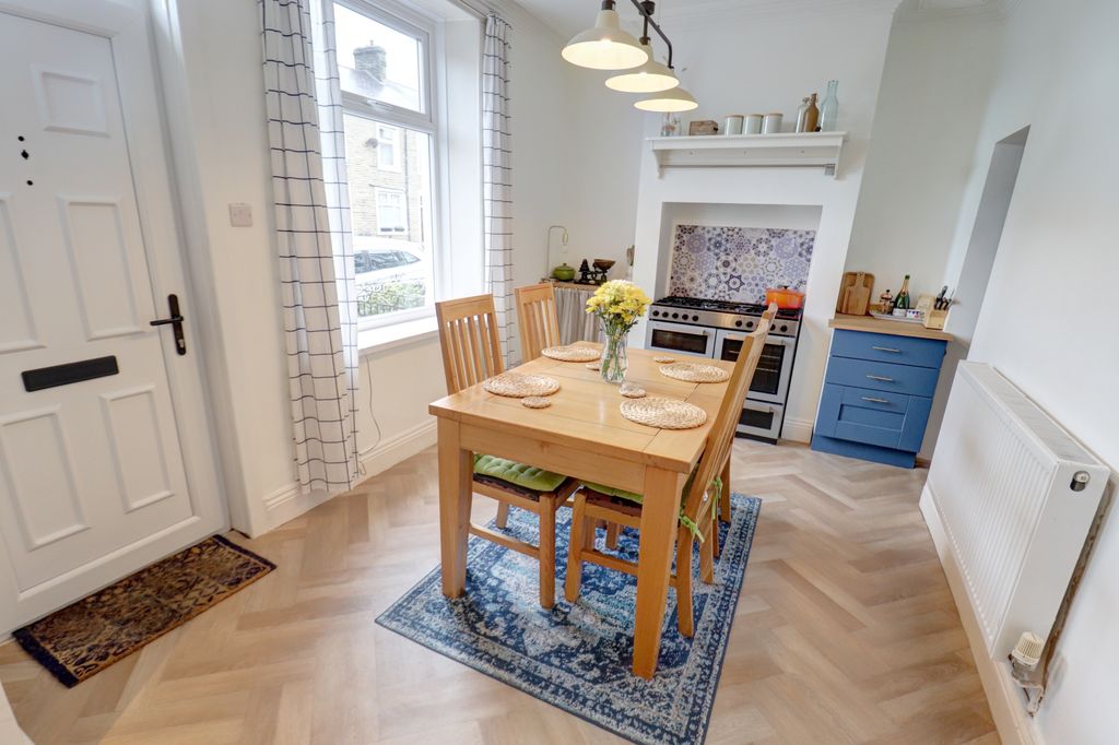 Property photo 3 of 28 Photo #3