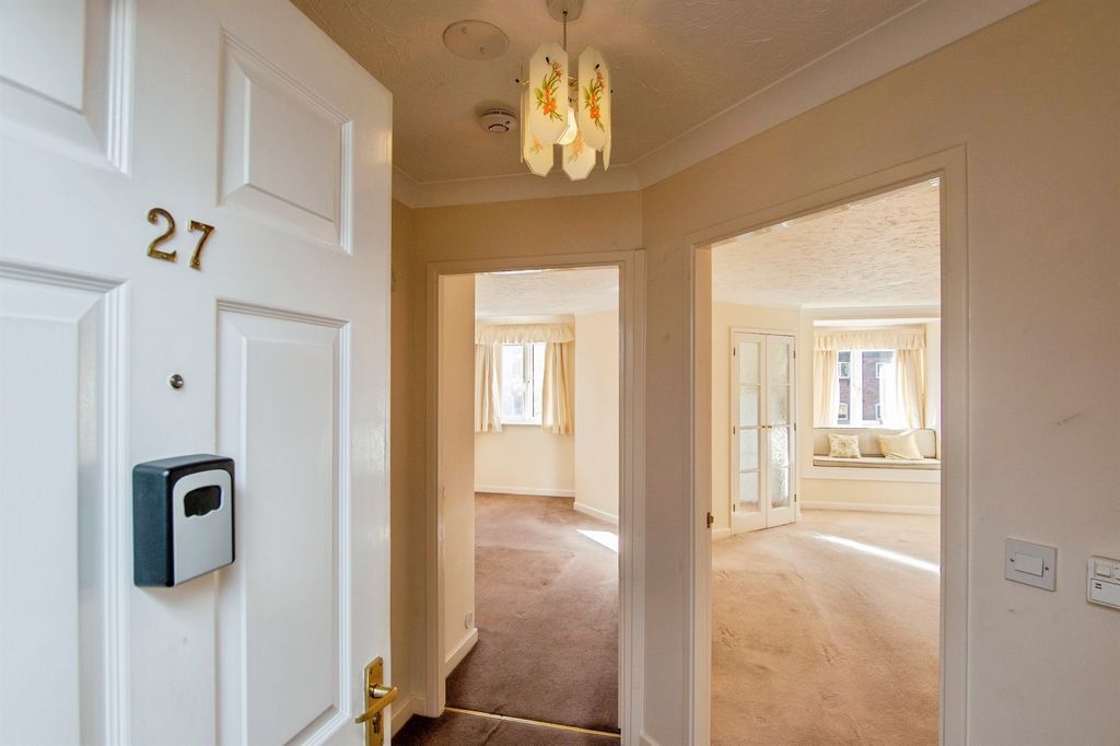 Property photo 2 of 17