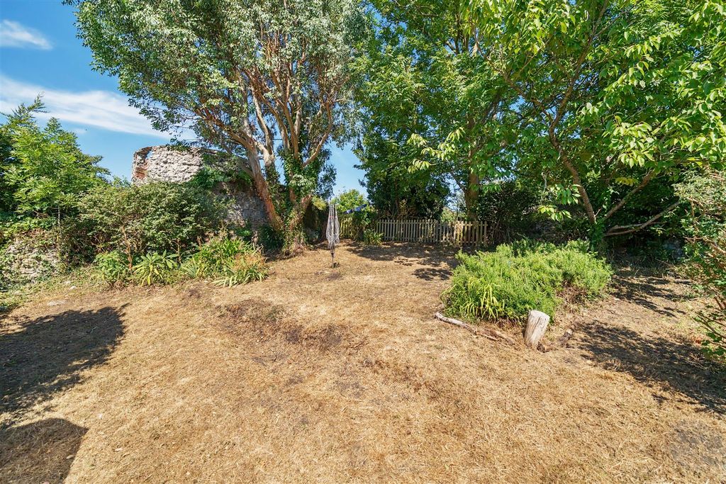 Property photo 2 of 16