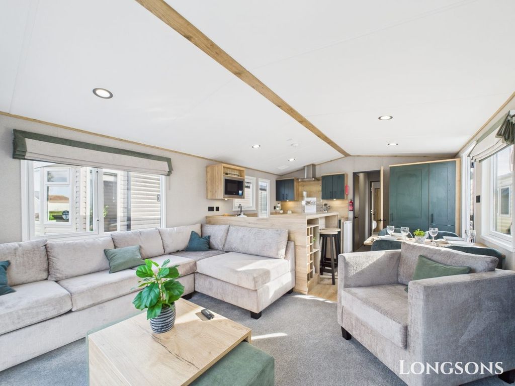 Property photo 2 of 27 Cam02173G0 Pr0275 Still019