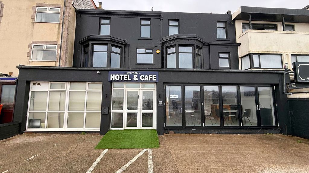 Property photo 1 of 12 399 Prom - Seafront Exterior