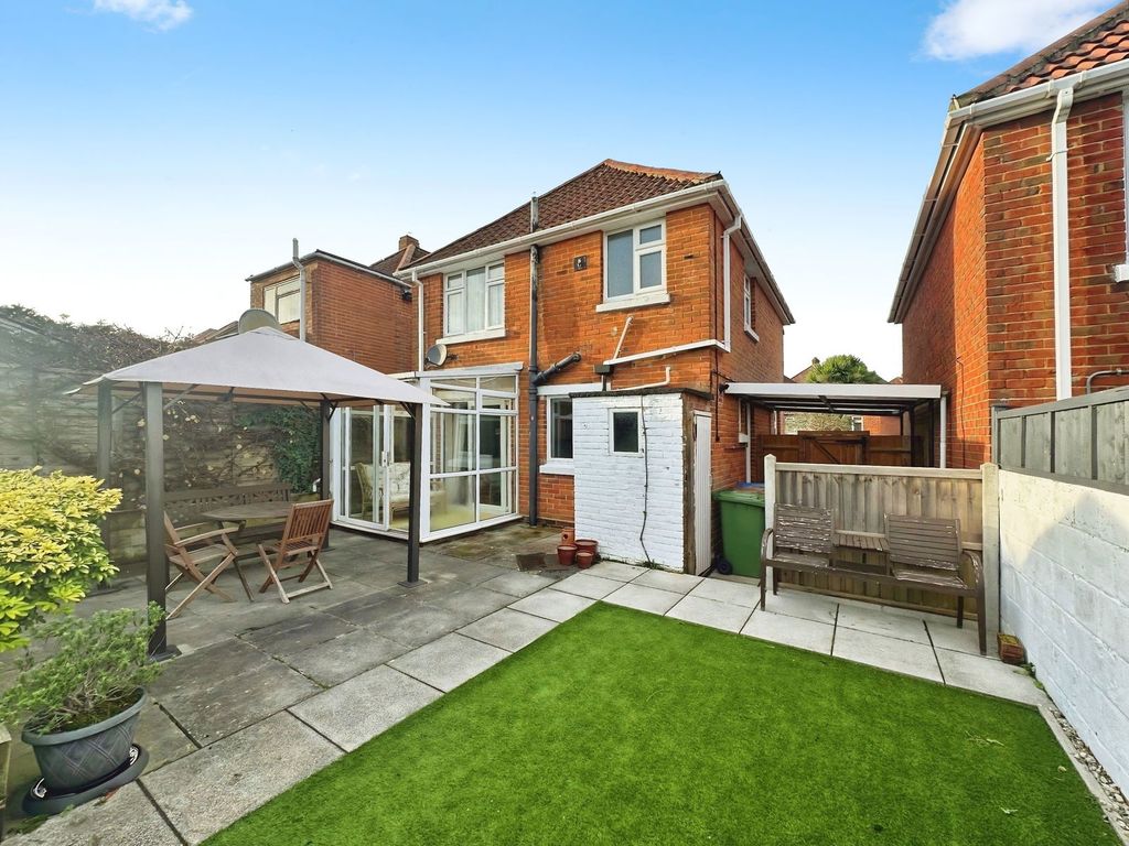 Property photo 2 of 16