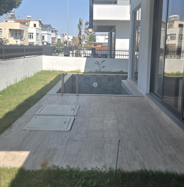 Property photo 3 of 13 Modern Villa For Sale In Belek, Antalya - Pool And Sun Terrace