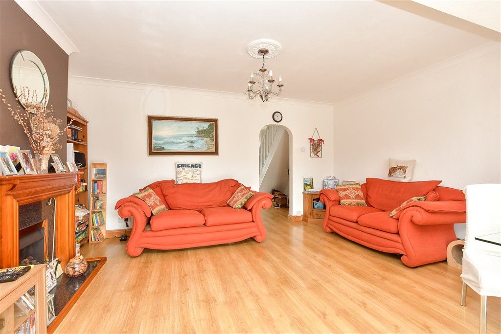 Property photo 2 of 12 Lounge