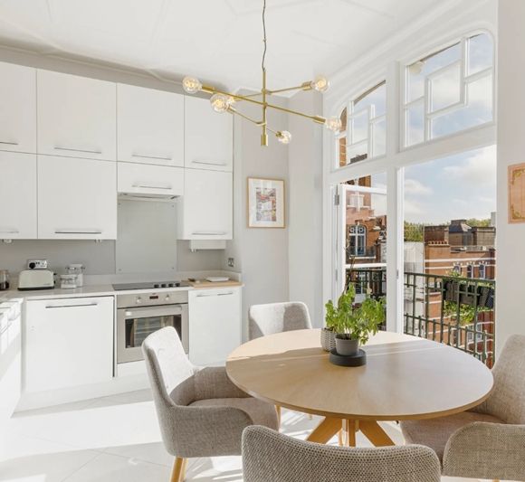 Property photo 3 of 11 Kitchen