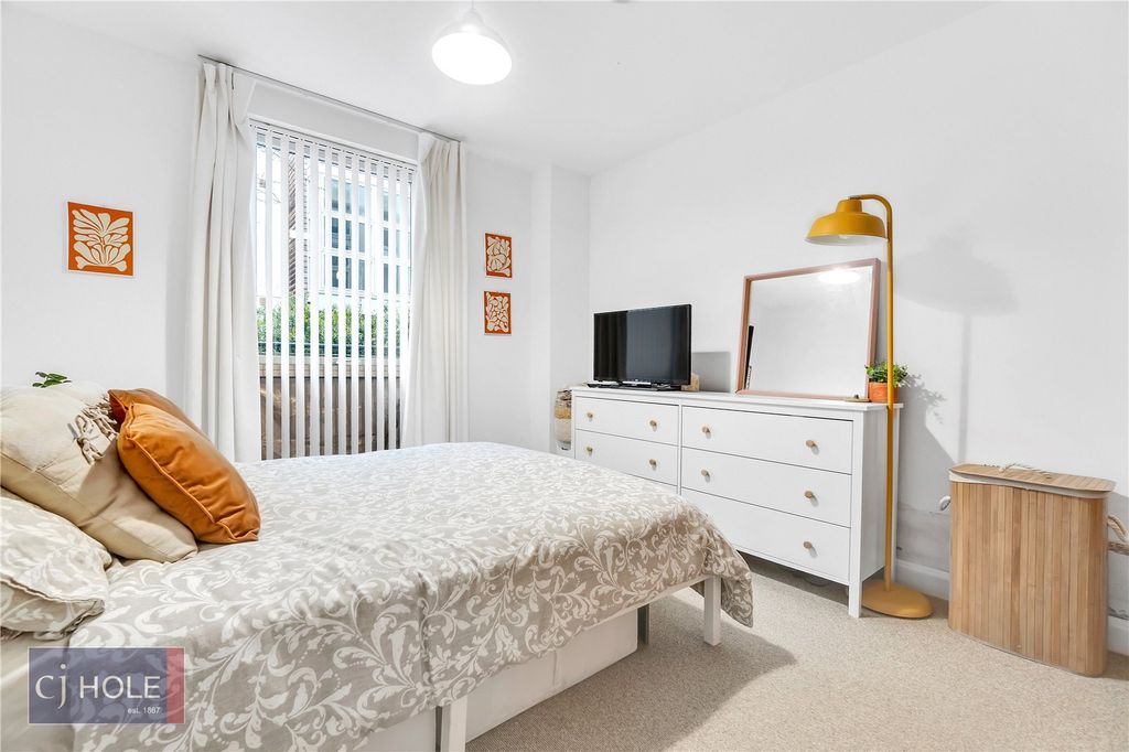 Property photo 3 of 18 Picture No. 17