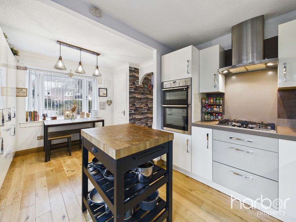 Property photo 3 of 22 4861486