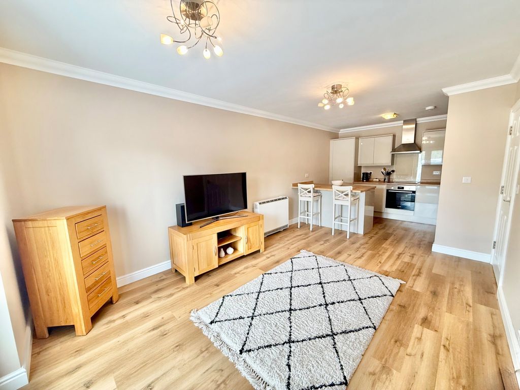Property photo 3 of 13