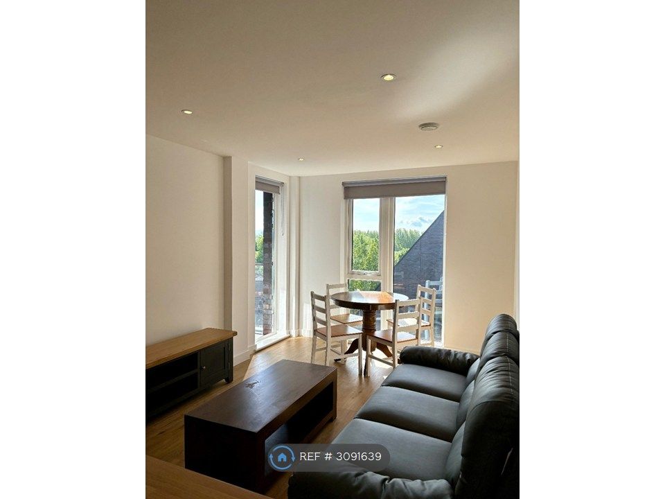Property photo 1 of 15 Living Room