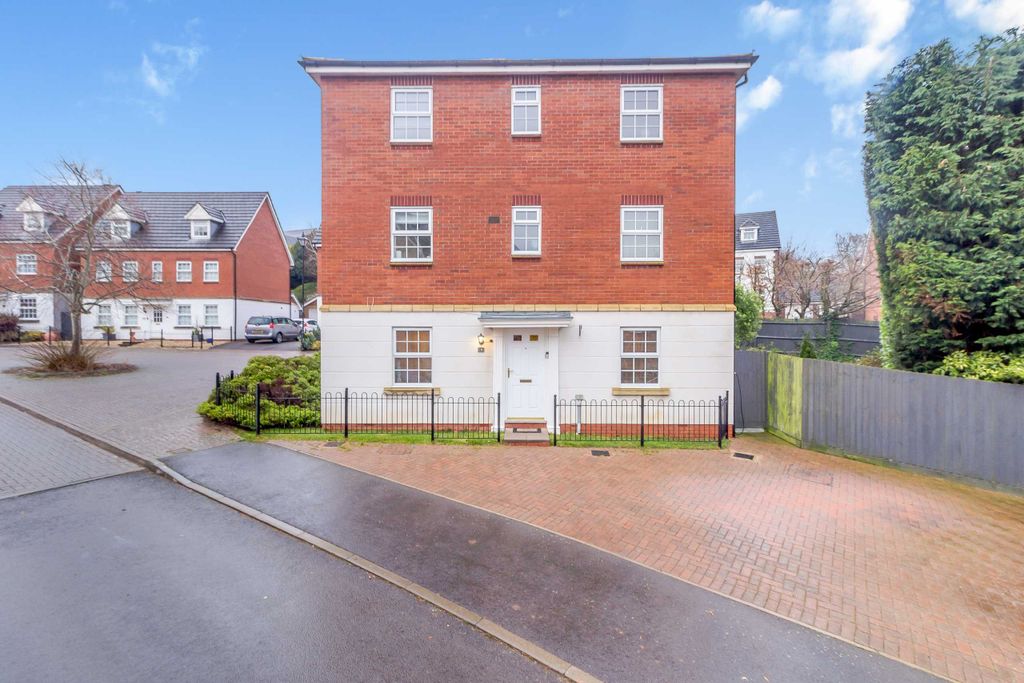 Property photo 1 of 31