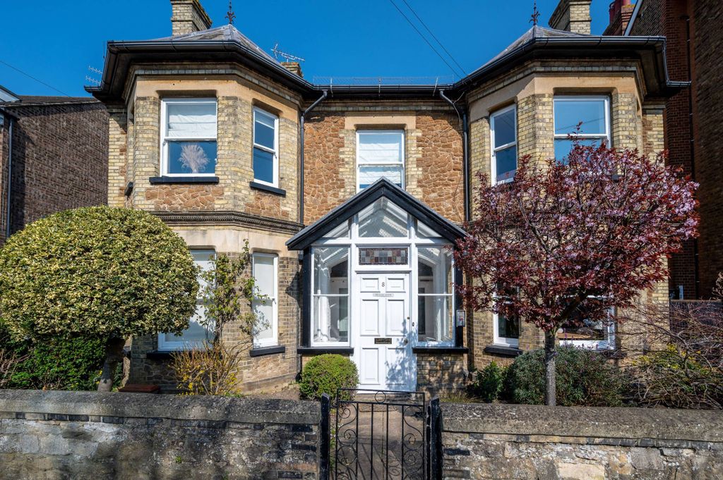 Property photo 1 of 11 Front Of House