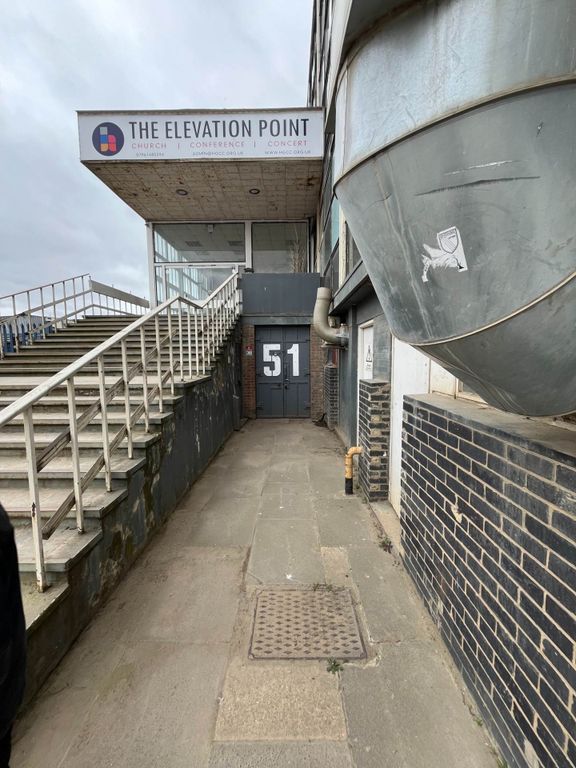 Property photo 3 of 32