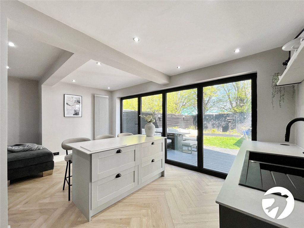 Property photo 2 of 21 Picture No. 08