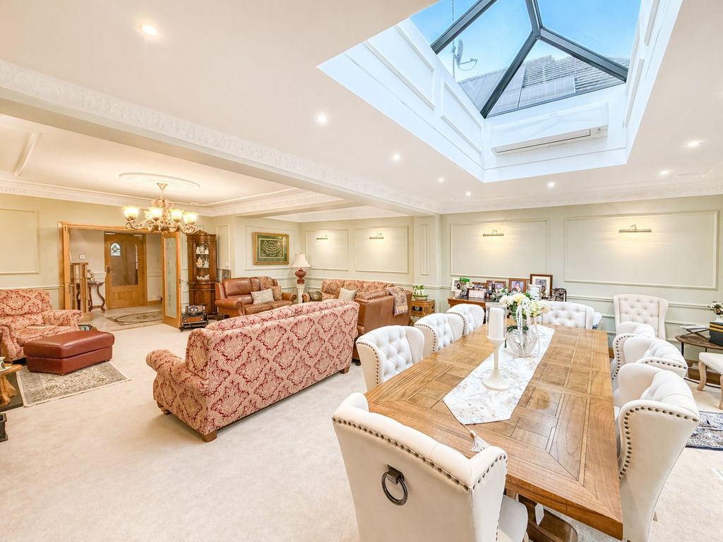 Property photo 2 of 22