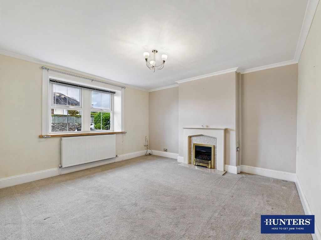 Property photo 2 of 24 Living Room