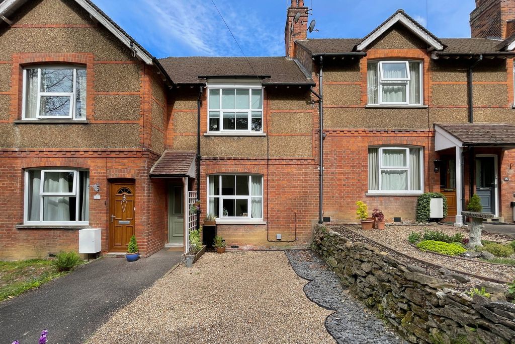 Property photo 1 of 32