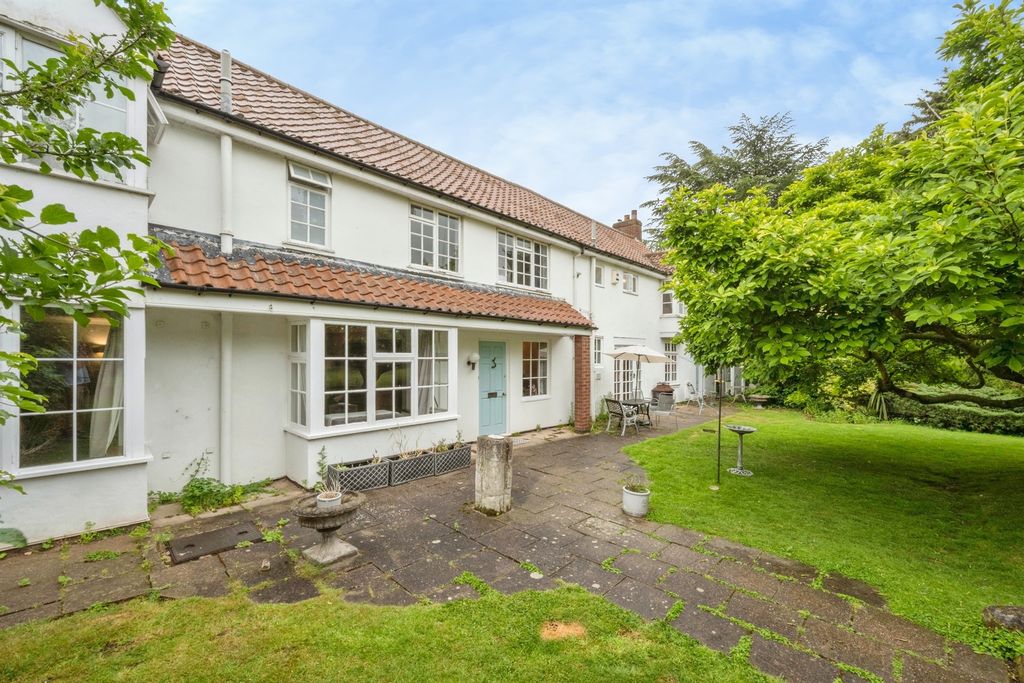 Property photo 1 of 22