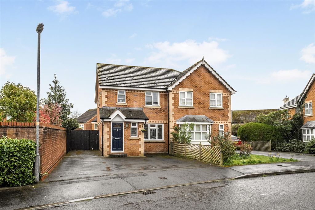 Property photo 1 of 19 1431743-22-69c653dcc7A42.Jpg