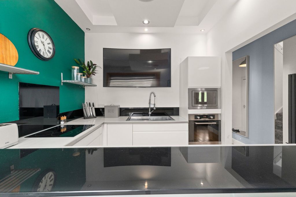Additional image 6 of 2 bed maisonette for sale162 South Mid Street, Bathgate, West Lothian EH48