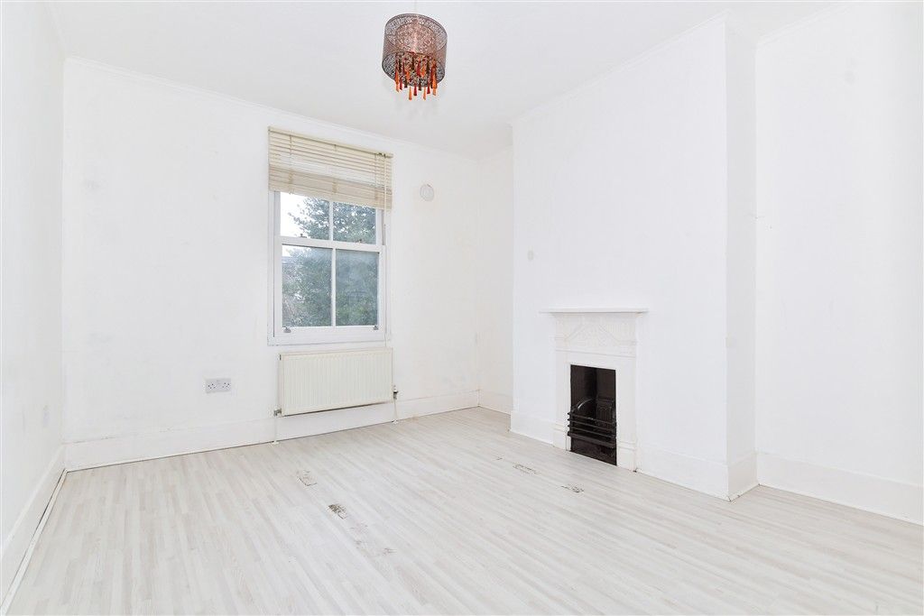 Property photo 2 of 8 Bedroom 1