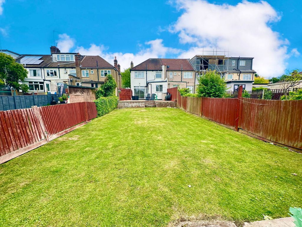 Property photo 2 of 18