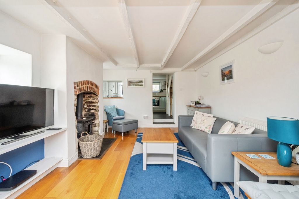 Property photo 3 of 22 Pbox-Img.Jpg