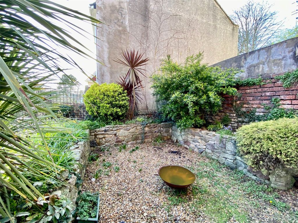 Property photo 3 of 18 Picture No. 28