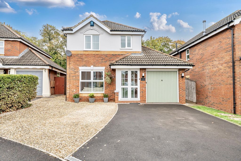 Property photo 1 of 25 .