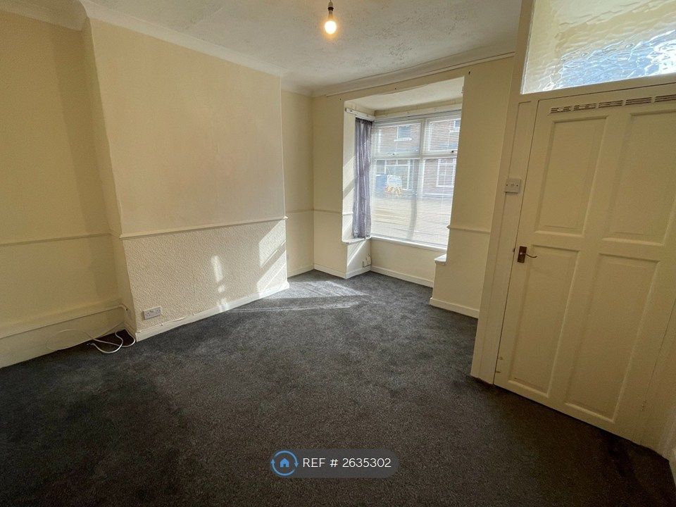 Property photo 1 of 14 Living Room.