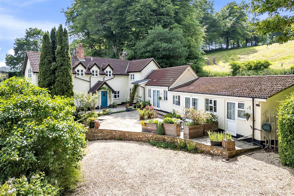 Property photo 1 of 35 House And Annexe