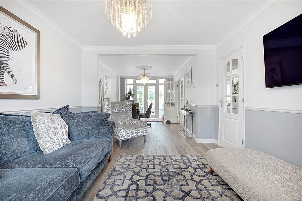 Property photo 3 of 24 Lounge 3.Jpg