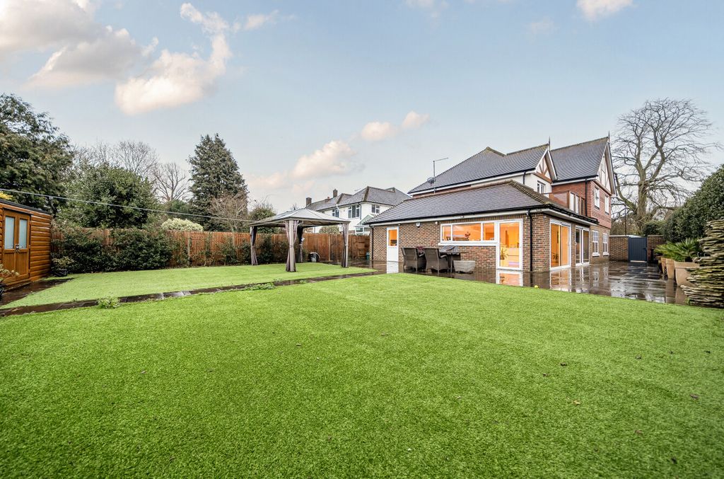 Property photo 2 of 29 1399904-22-69692B...