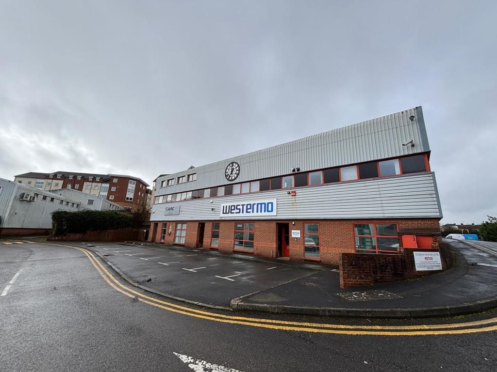 Property photo 1 of 11 Photo 7