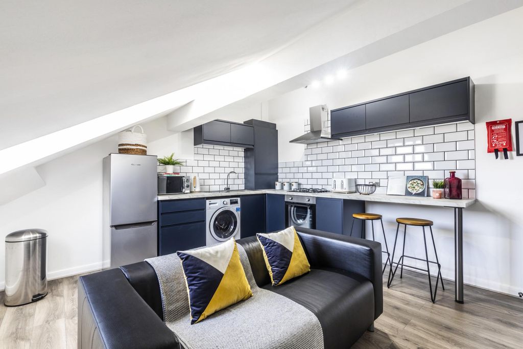 Property photo 1 of 7 Property Photo