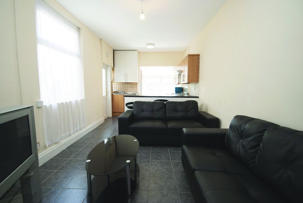 Property photo 1 of 11 Photo 1