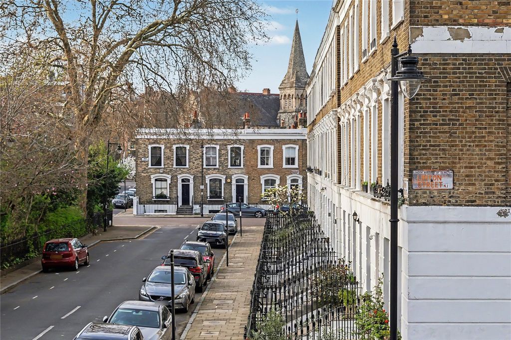 Property photo 2 of 29 Picture No. 01