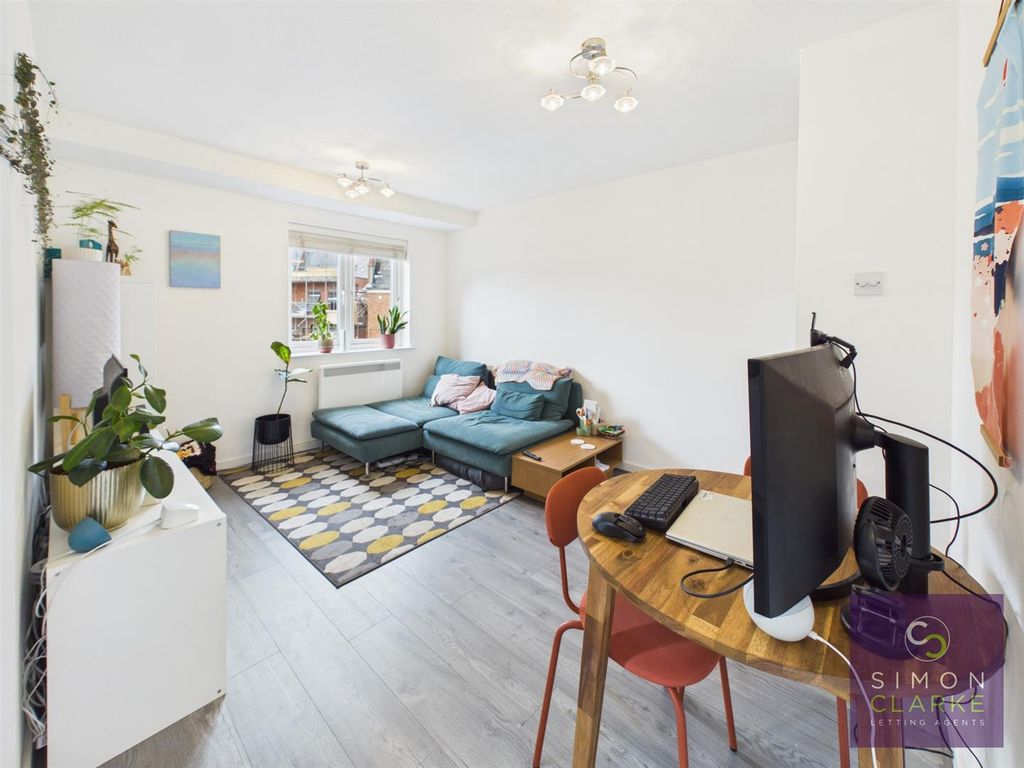 Property photo 2 of 9 Cam05425G0-Pr0156-Still005.Jpg