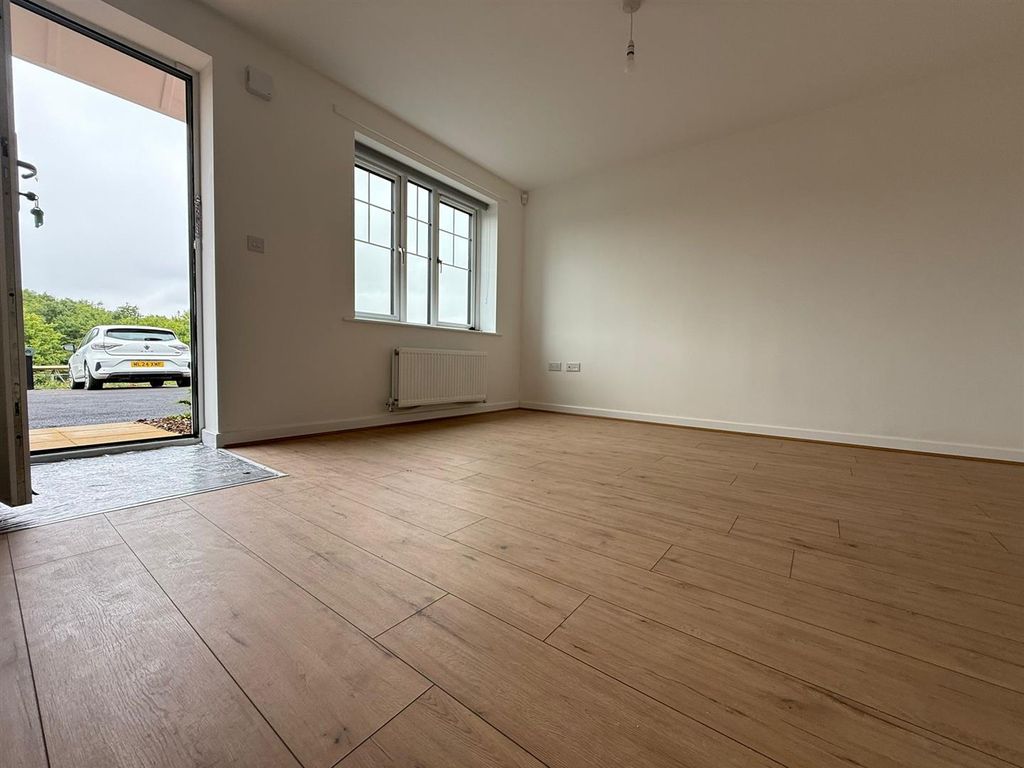 Property photo 3 of 43 F9B2c8E8-4368-4Cbd-8c5B-9Aa2Da4F2431.Jpg